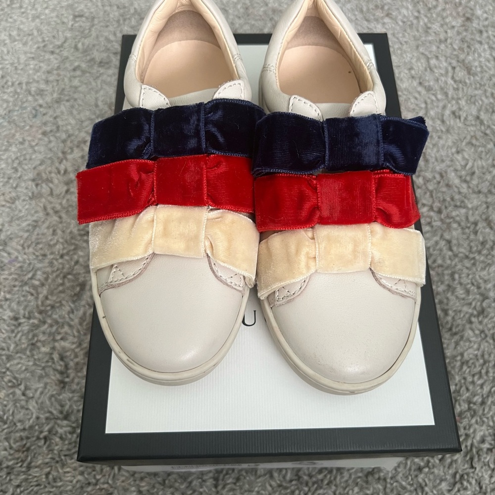 Gucci Kids Shoes with Red, Blue, and Cream Bows